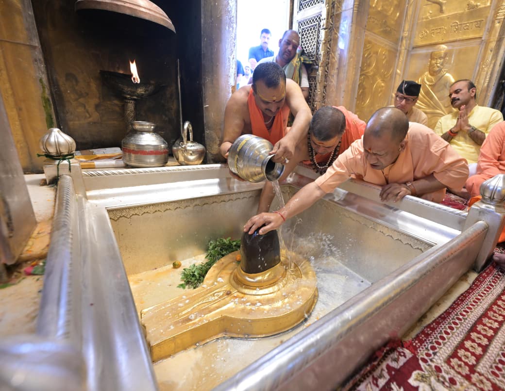 सीएम योगी ने परखी पीएम मोदी के दौरे की तैयारिया