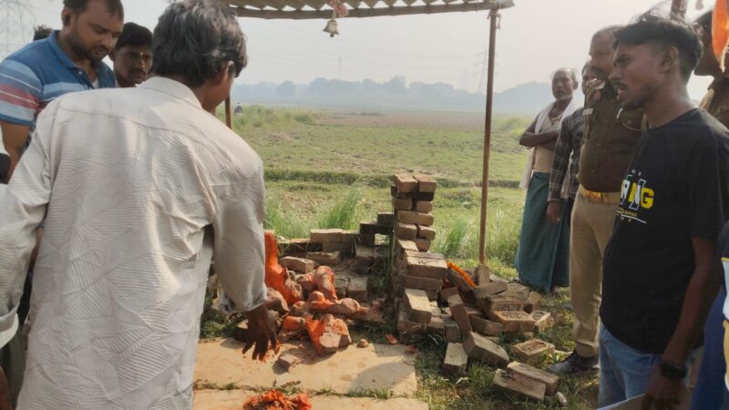 पिपरी गांव में हनुमान मूर्ति तोड़ने वाले अज्ञात दुराचारी, ग्रामीणों में आक्रोश
