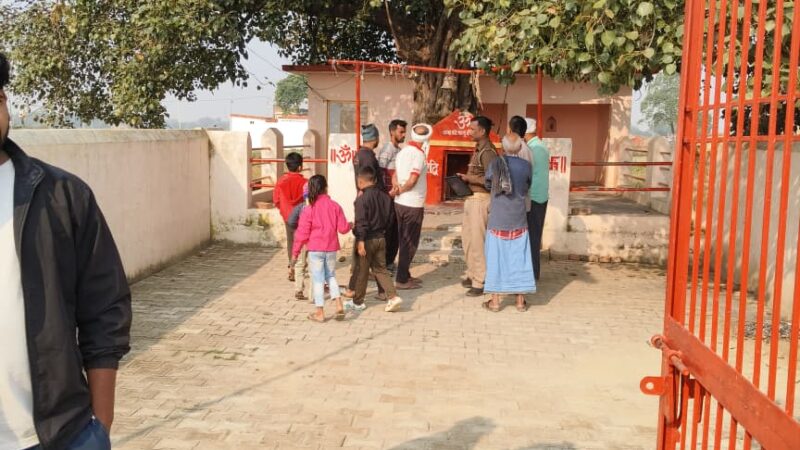 पिपरी के बाद हाडीयाडीह में ग्राम देवता की मूर्ति तोड़ी गई