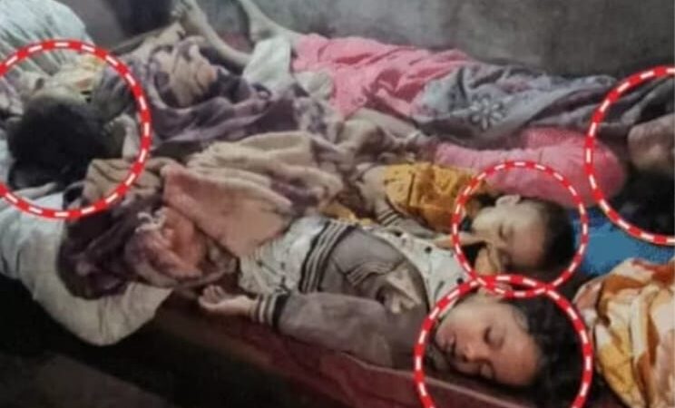 श्रावस्ती : बंद कमरे के अंदर मिला पति-पत्नी और तीन बच्चों का शव मिले