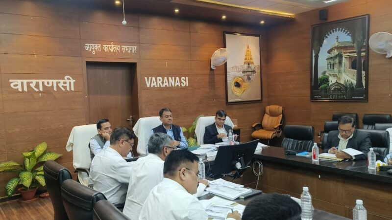 विकास कार्यों की मंडलीय समीक्षा बैठक सम्पन्न, योजनाओं को समयबद्ध ढंग से पूरा करने के निर्देश