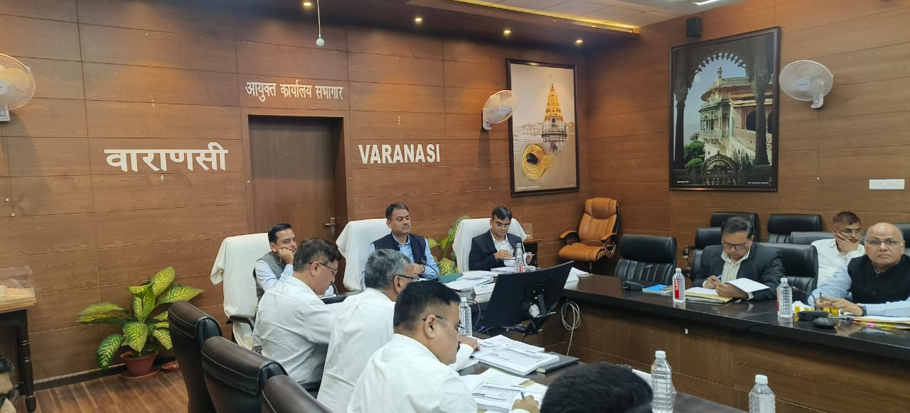 विकास कार्यों की मंडलीय समीक्षा बैठक सम्पन्न, योजनाओं को समयबद्ध ढंग से पूरा करने के निर्देश