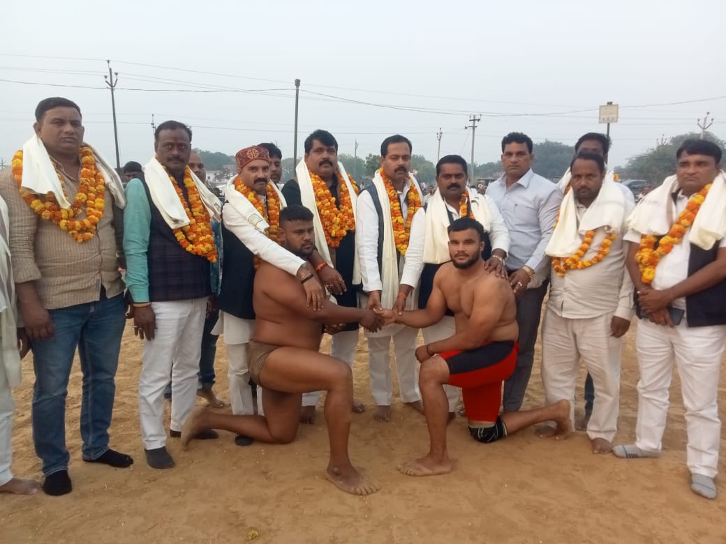 दयालावीर बाबा के वार्षिक श्रृंगार पर विराट कुश्ती दंगल संपन्न