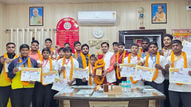 कुराश प्रतियोगिता के गोल्ड मेडल विजेता खिलाड़ी सम्मानित