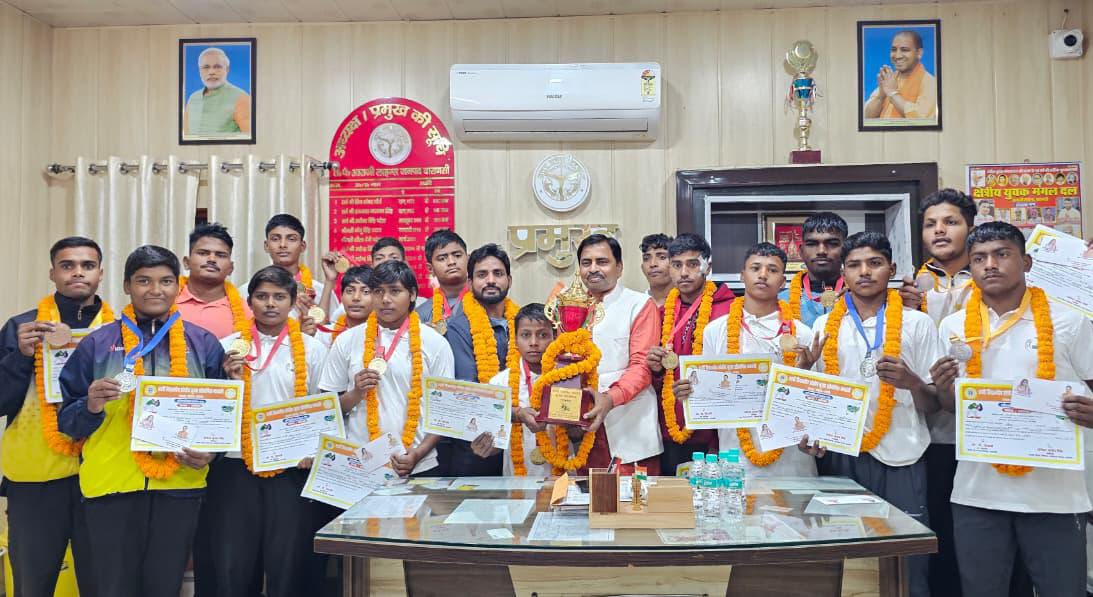 कुराश प्रतियोगिता के गोल्ड मेडल विजेता खिलाड़ी सम्मानित