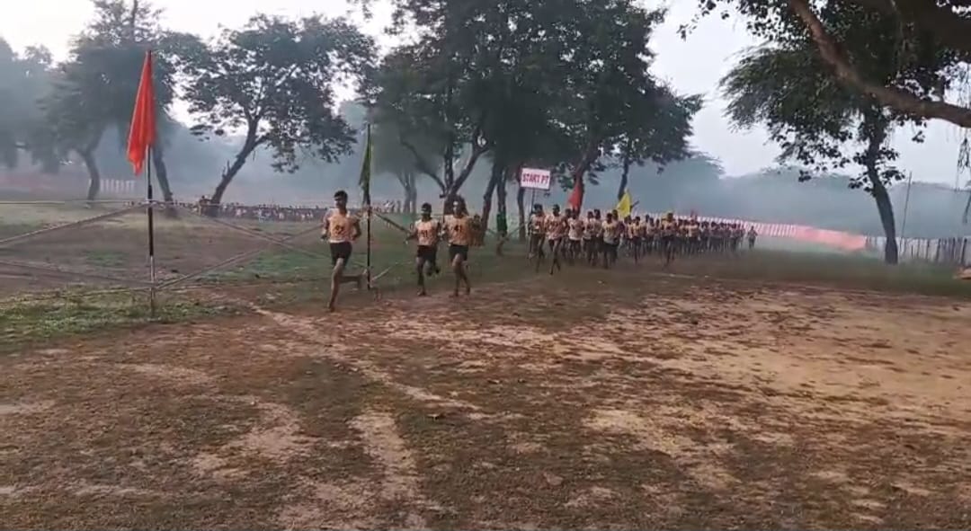 अग्निवीर भर्ती रैली : गाज़ीपुर के 1260 अभ्यर्थियों में 1025 उपस्थित, 674 ने दौड़ में मारी बाज़ी