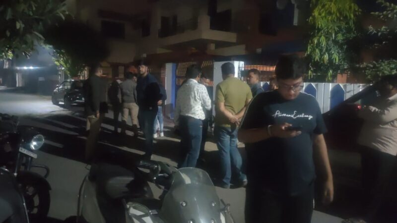 लंका में भीषण चोरी,पुलिस का बिजी शेड्यूल, नही उठता सीयूजी नम्बर