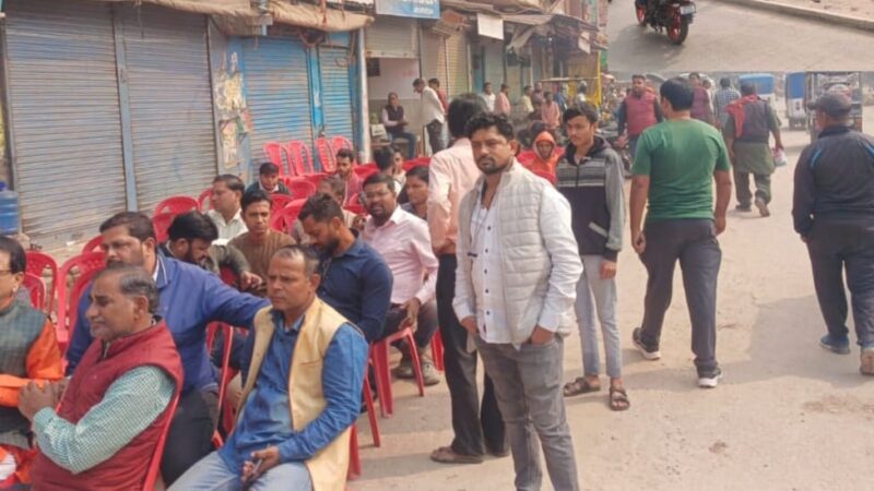 चंदौली: दवा कारोबारी रोमी हत्याकांड में व्यापारियों का आक्रोश चरम पर