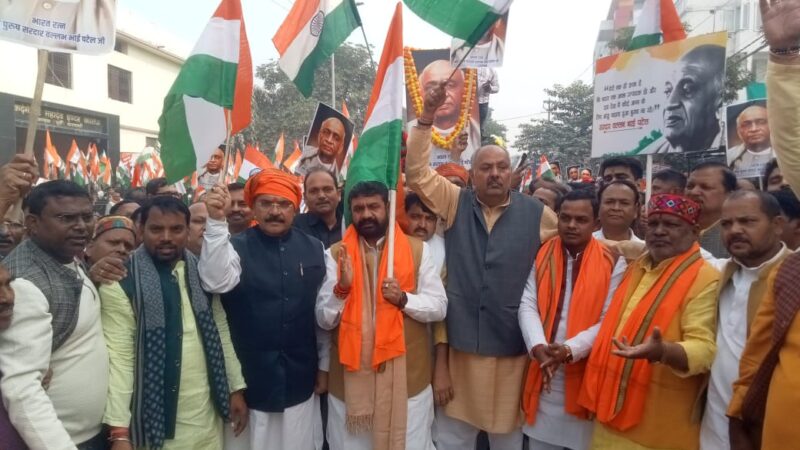 सरदार पटेल की 150वीं जयंती पर कंदवा में भव्य तिरंगा पदयात्रा