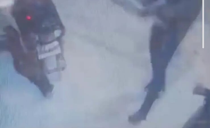 चंदौली: शराब ठेके के पास लाठी-डंडों और बोतलों से पीट-पीटकर युवक की हत्या