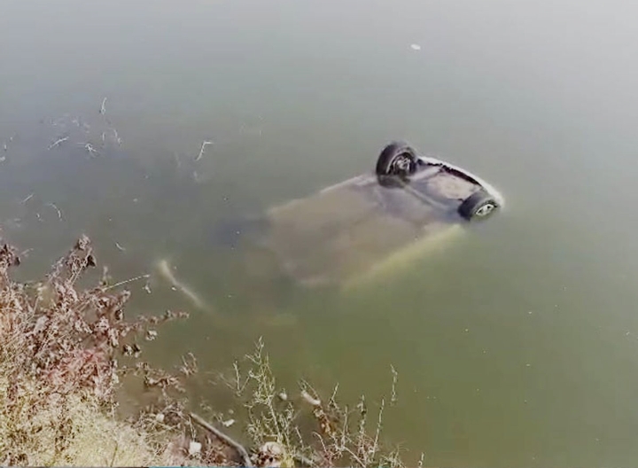 लखीमपुर खीरी :नहर में गिरी शादी से लौट रही ऑल्टो कार