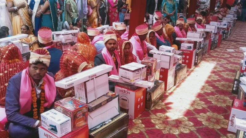 मुख्यमंत्री सामूहिक विवाह योजना में 49 जोड़ों का विवाह संपन्न