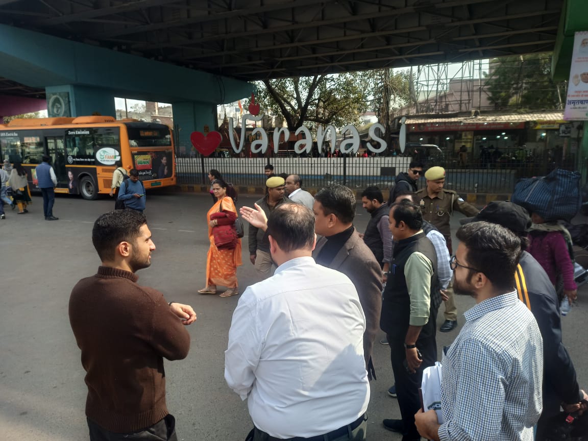 कैंट मॉल गोदाम रोड का मंडलायुक्त ने किया सघन निरीक्षण