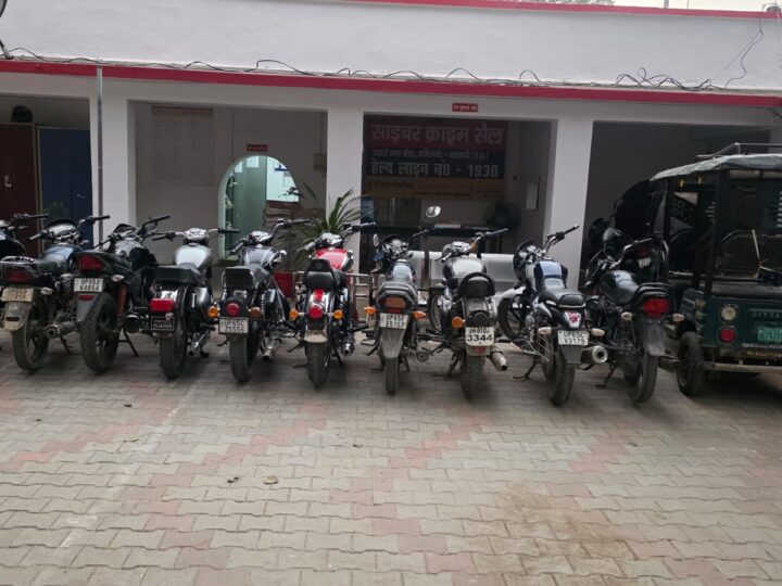 कैंट क्षेत्र में यातायात नियम उल्लंघन पर 10 वाहन सीज, 70 का चालान, काली फिल्म हटवाई