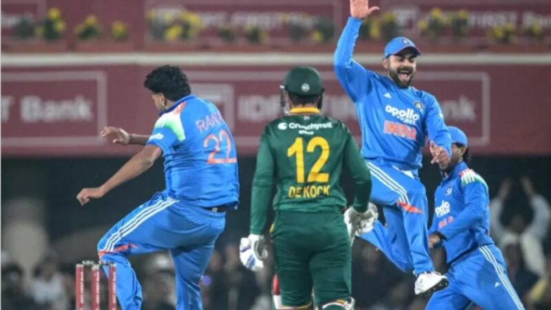 कोहली चमके, कुलदीप का कहर—भारत ने साउथ अफ्रीका को 17 रनों से हराकर बढ़त बनाई