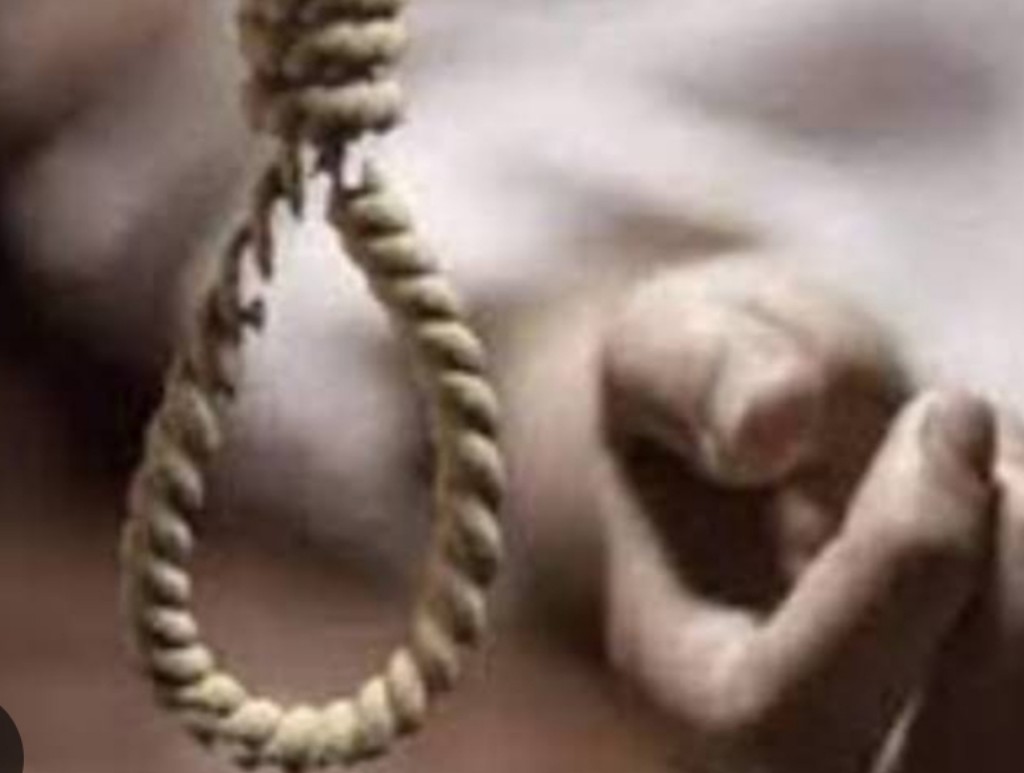 नशे की लत से त्रस्त अधेड़  ने लगाई फांसी