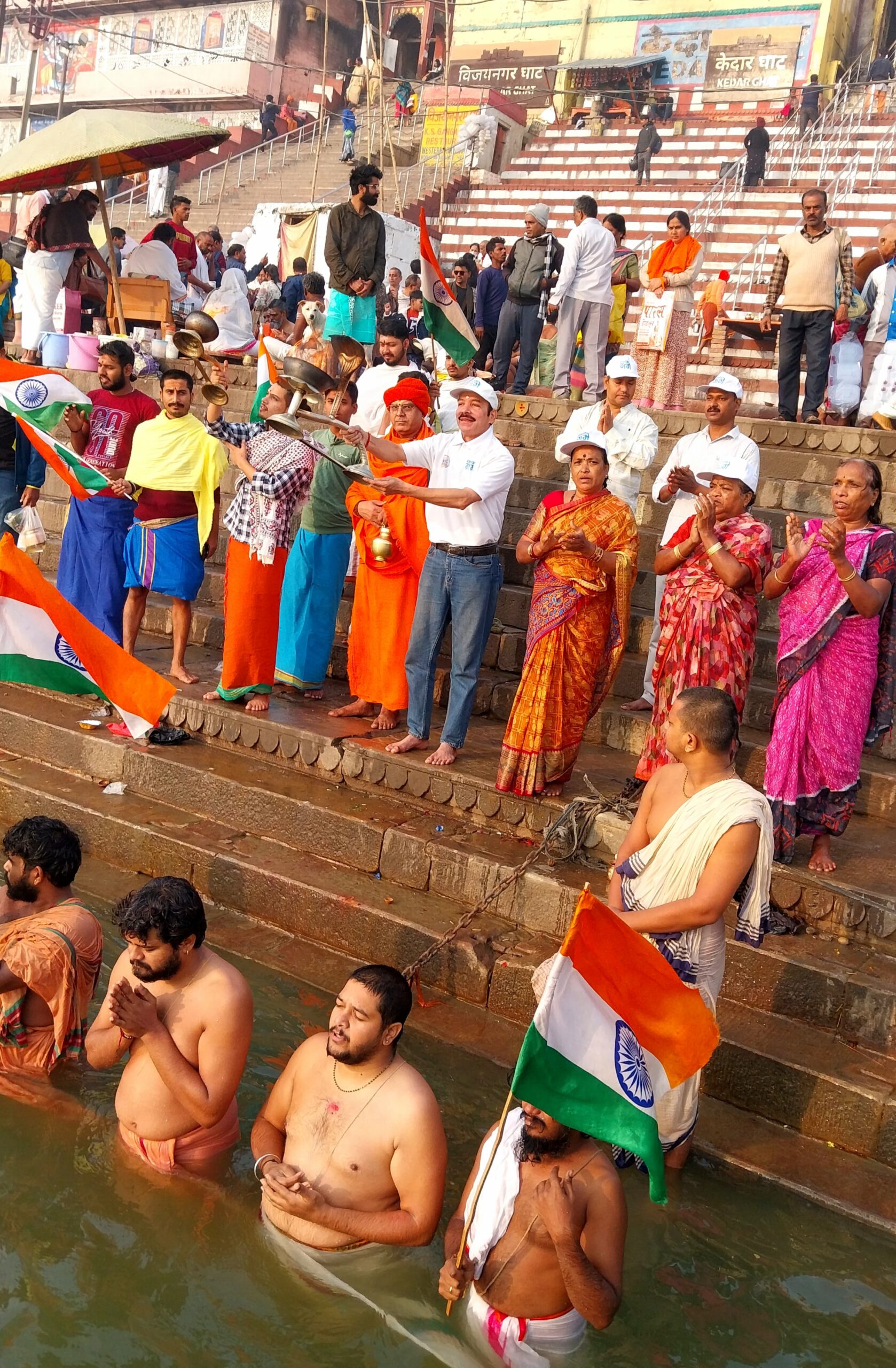 काशी तमिल संगमम 4.0 : तमिल मेहमानों ने केदार घाट पर उतारी मां गंगा की भव्य आरती