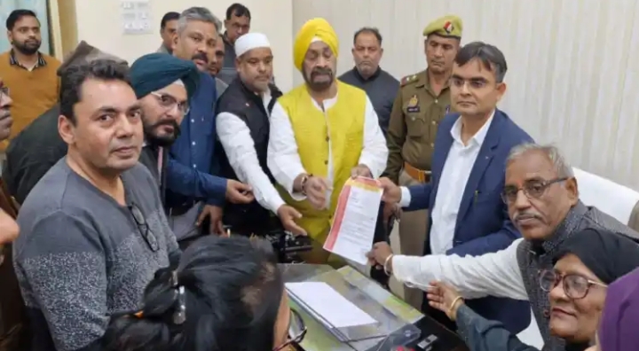 व्यापार मंडल ने जिलाधिकारी को सौंपे विकास संबंधी महत्वपूर्ण सुझाव