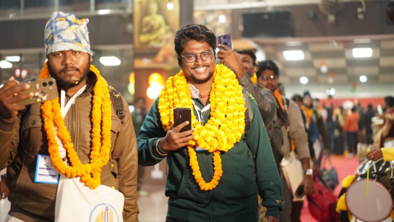 काशी तमिल संगमम-4 का पहला छात्र दल वाराणसी पहुंचा