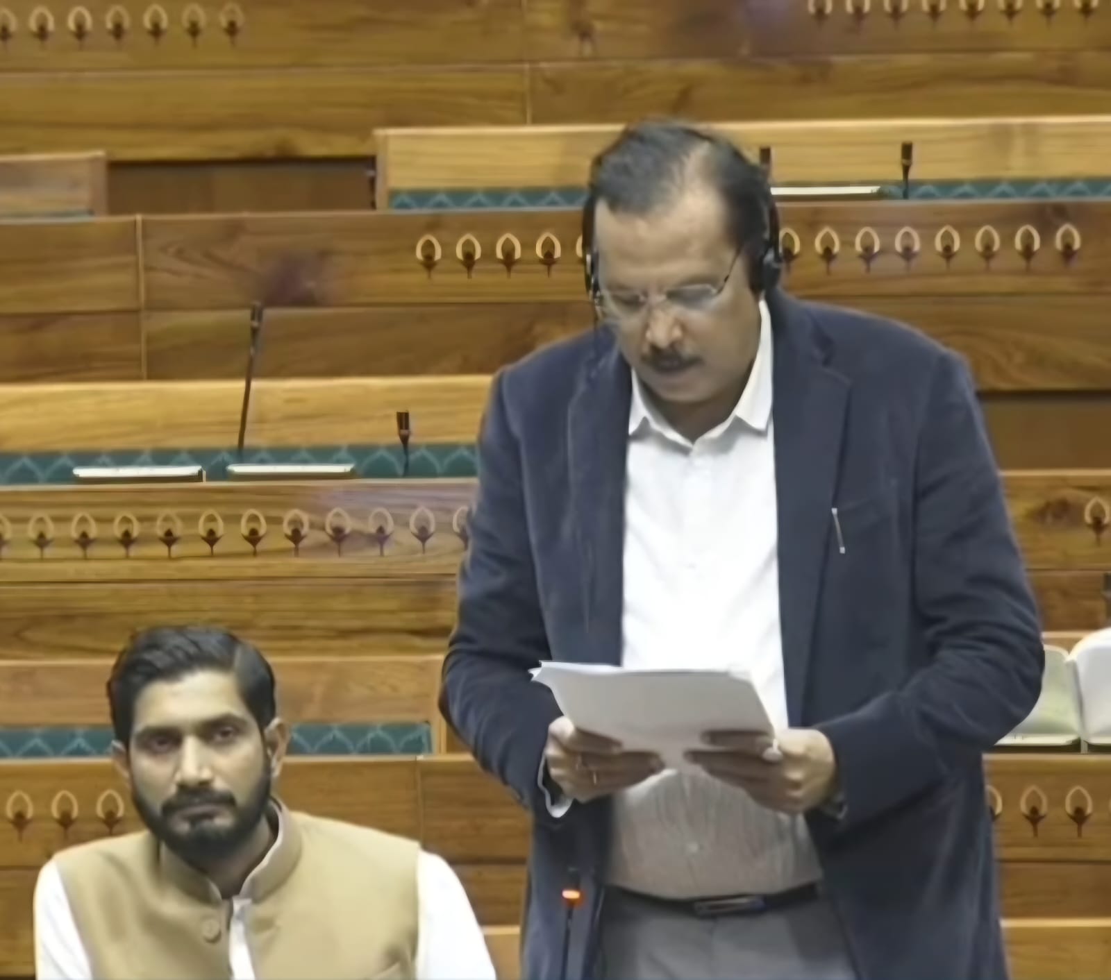 लोकसभा में इतिहास रचा: घोसी के सांसद राजीव राय ने एक साथ तीन प्राइवेट मेंबर बिल पेश किए