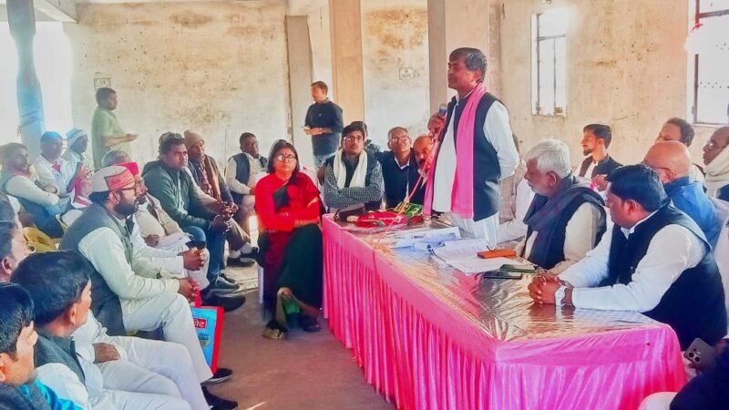 सपा विधायक ने एसआईआर फार्म सही भरने के दिए निर्देश