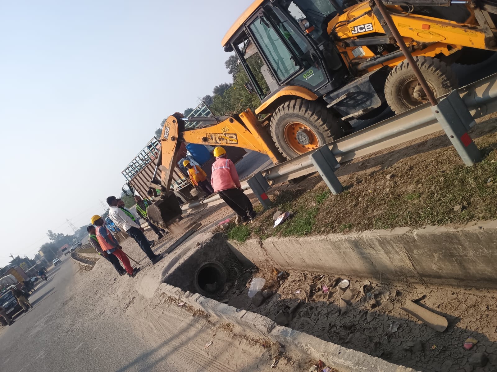 हाइवे पर लगातार हो रहे हादसों को रोकने के लिए अवैध कट बंद