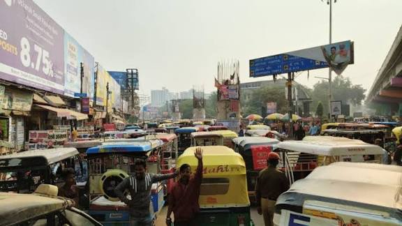 वाराणसीः भीड़भाड़ वाले चौराहों पर बनेगी जेब्रा क्रॉसिंग, जाम से राहत की उम्मीद
