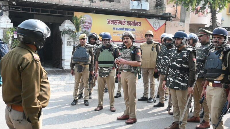 शांतिव्यवस्था मजबूत करने मैदान में उतरे पुलिस आयुक्त, बल को सतर्क रहने के आदेश
