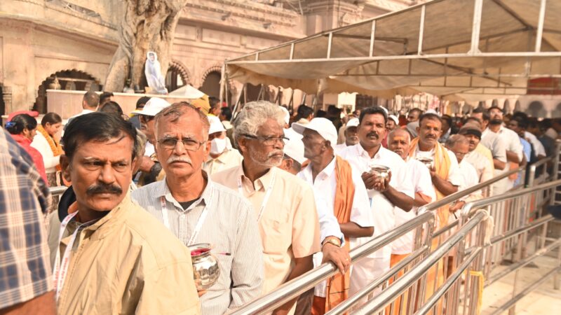 काशी विश्वनाथ मंदिर में तमिल संगमम के चौथे दल का भव्य स्वागत 