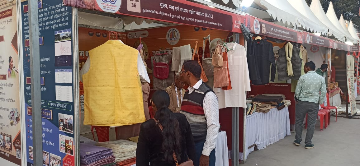 उत्तर-दक्षिण को जोड़ने वाली सांस्कृतिक धागा बनी खादी