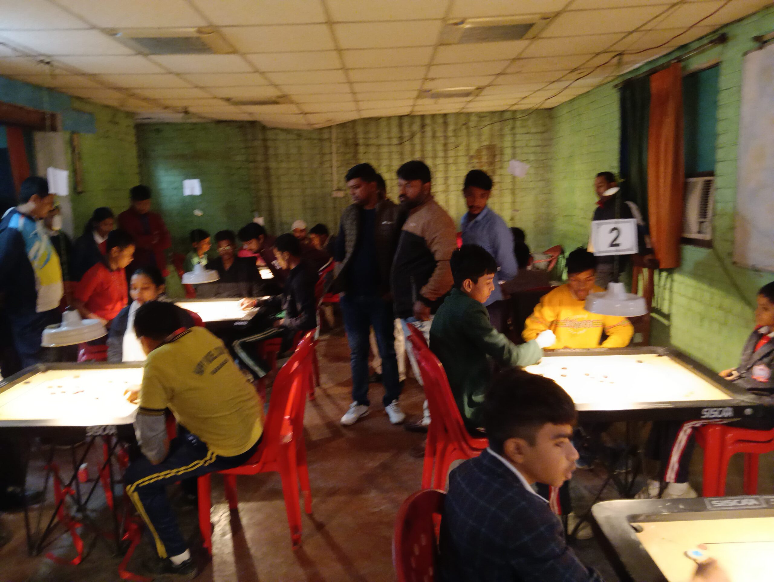 कैरम प्रतियोगिता के दूसरे दिन विभिन्न आयु वर्गों में खेले गए फाइनल मुकाबले