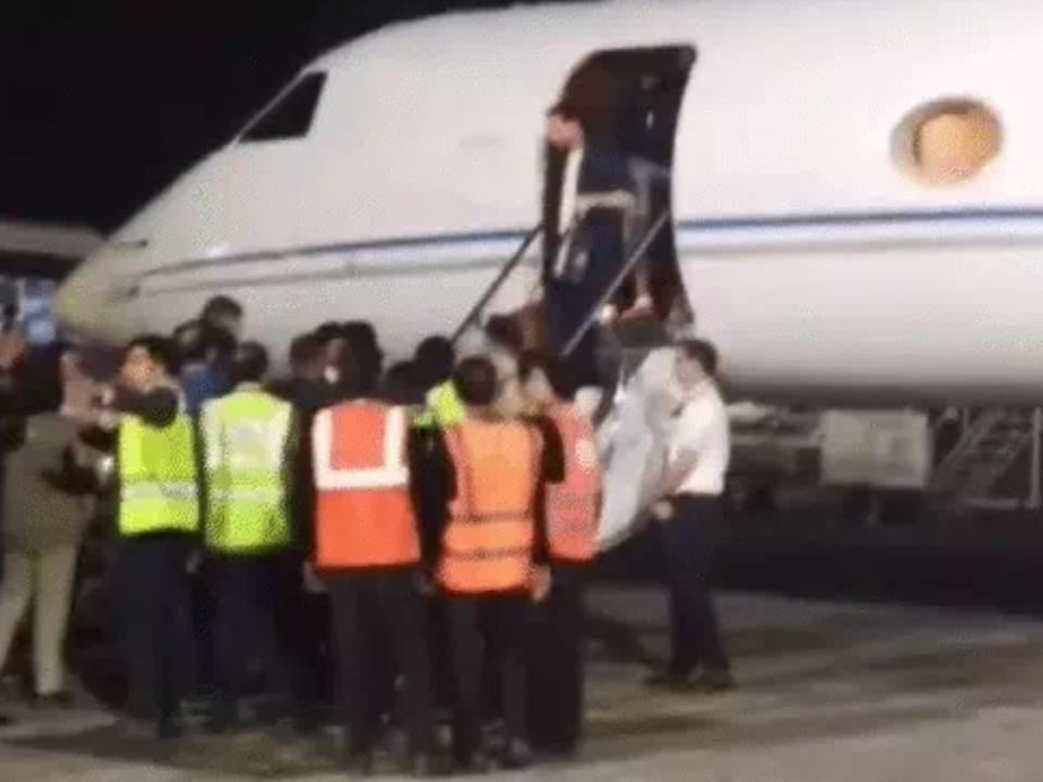 14 साल बाद भारत लौटे फुटबॉल आइकन लियोनल मेसी, कोलकाता में 70 फीट ऊंची प्रतिमा का उद्घाटन