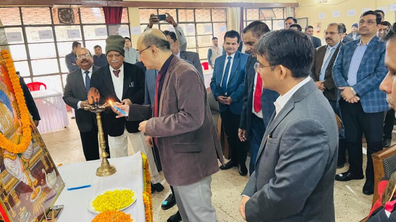 राष्ट्रीय लोक अदालत : 4.69 लाख मामलों का निस्तारण, 1827 करोड़ रुपये की वसूली