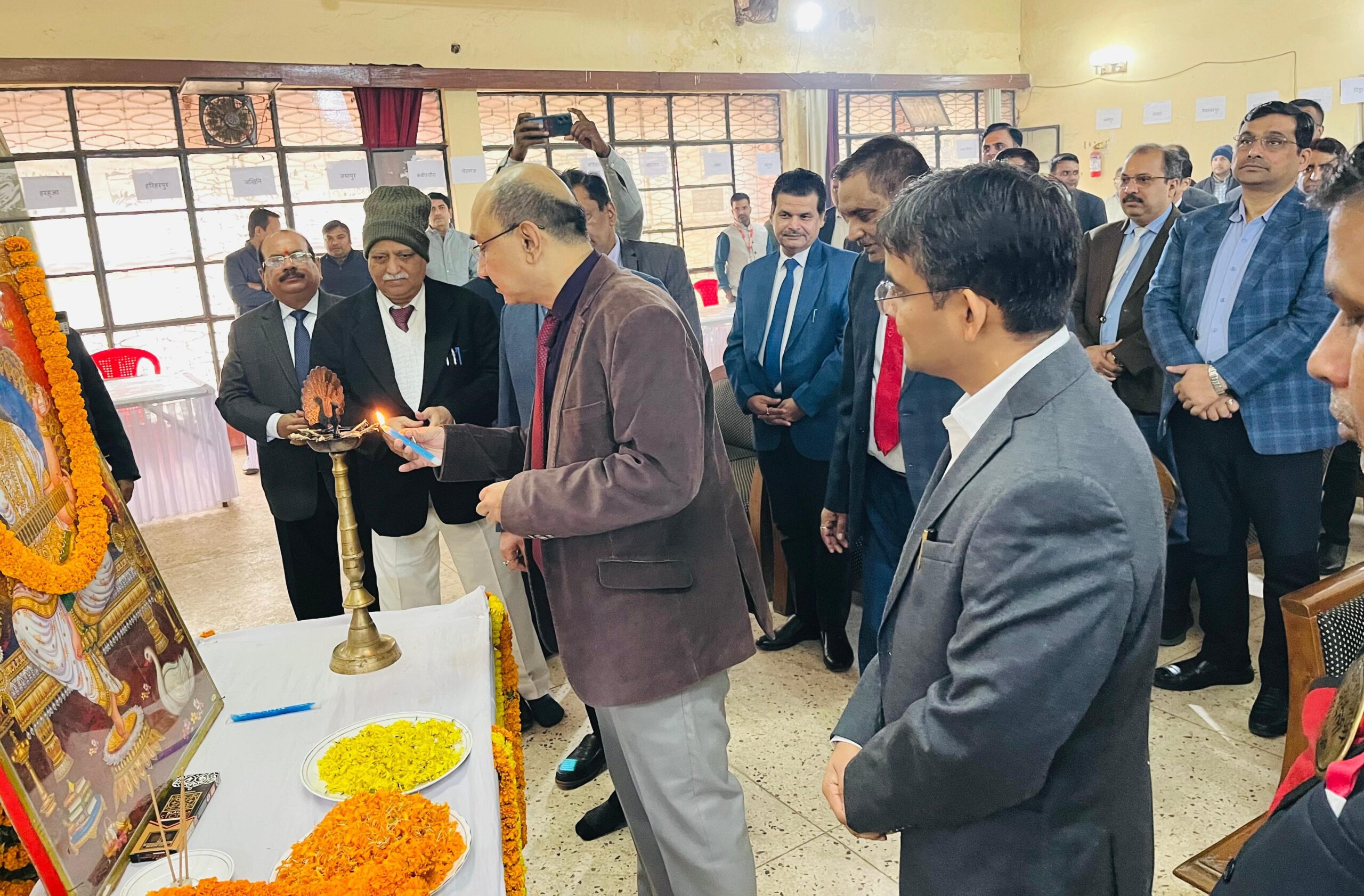 राष्ट्रीय लोक अदालत : 4.69 लाख मामलों का निस्तारण, 1827 करोड़ रुपये की वसूली