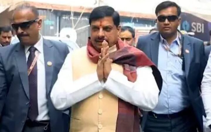 मध्य प्रदेश के मुख्यमंत्री ने श्री काशी विश्वनाथ के किए दर्शन