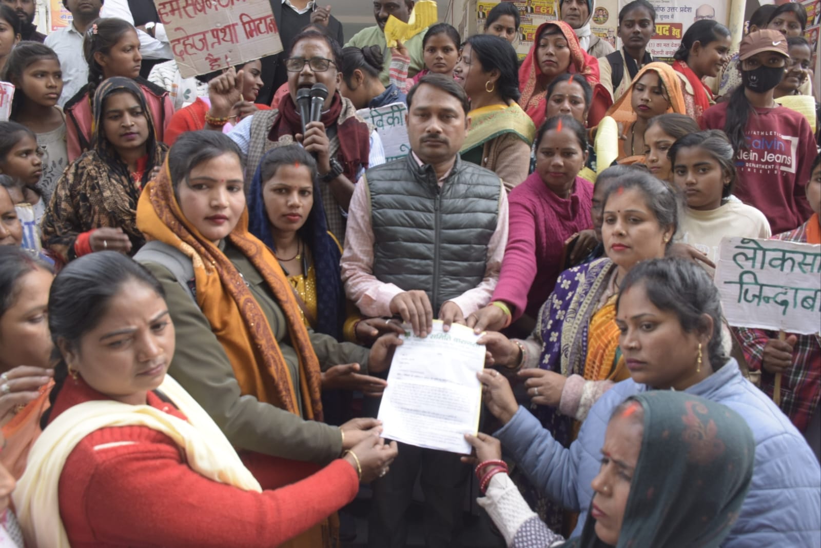 निर्भया दिवस पर महिलाओं ने निकाली साइकिल रैली