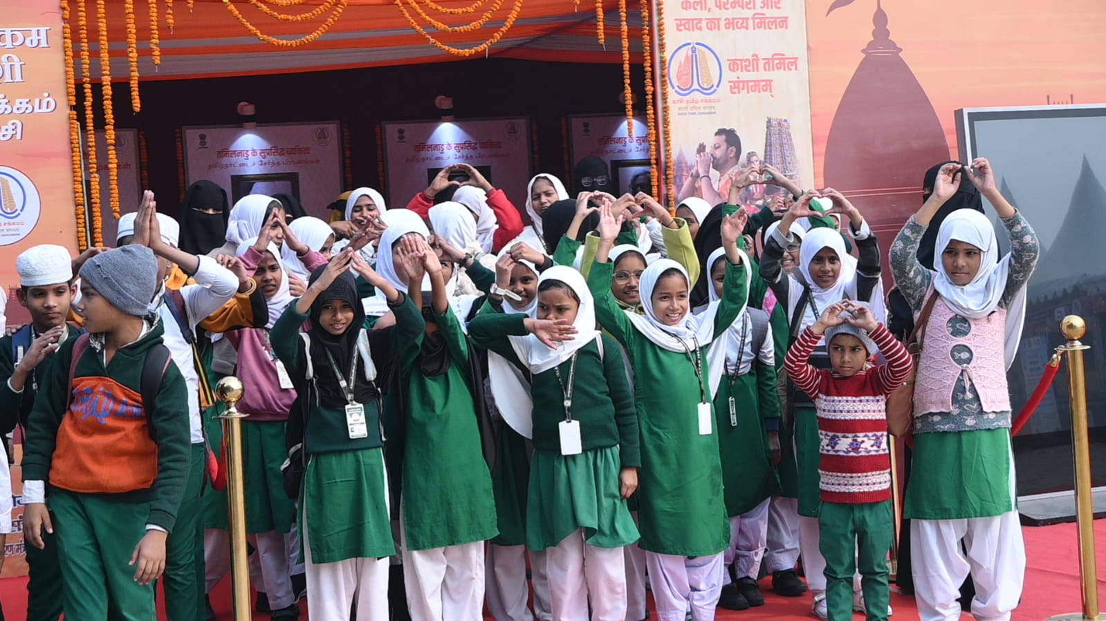 काशी तमिल संगमम् 4.0 में केंद्रीय संचार ब्यूरो की चित्र प्रदर्शनी बनी आकर्षण का केंद्र