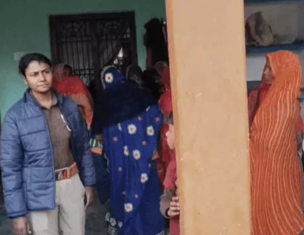 वाराणसी: दंपती ने कमरे में फांसी लगाकर दी जान