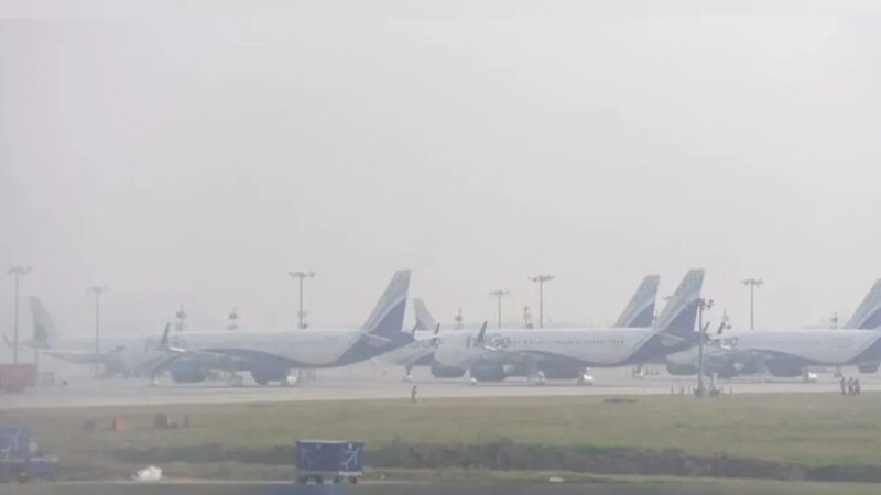 घने कोहरे के कारण वाराणसी एयरपोर्ट पर दो उड़ानें डायवर्ट