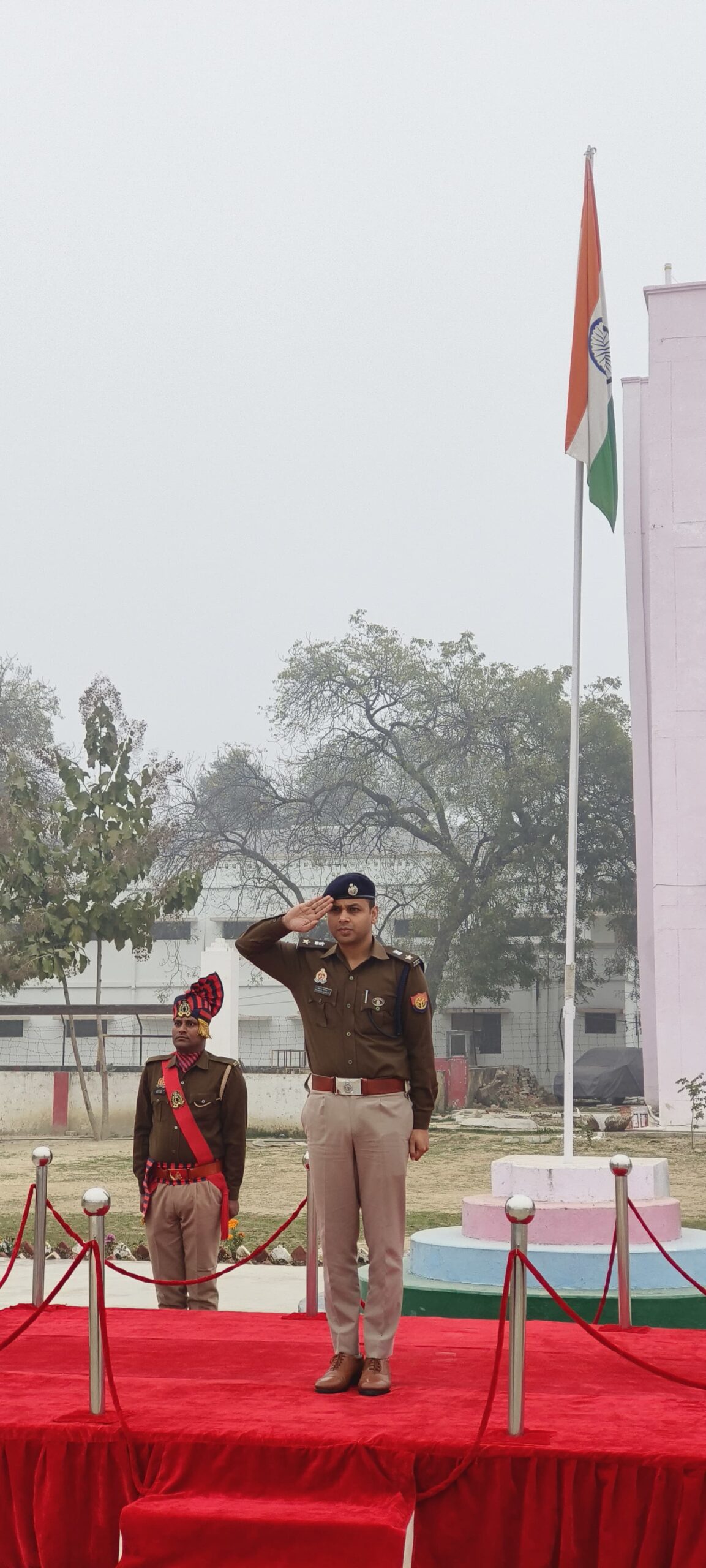 भदोही: एसपी अभिमन्यु मांगलिक ने ली साप्ताहिक परेड की सलामी