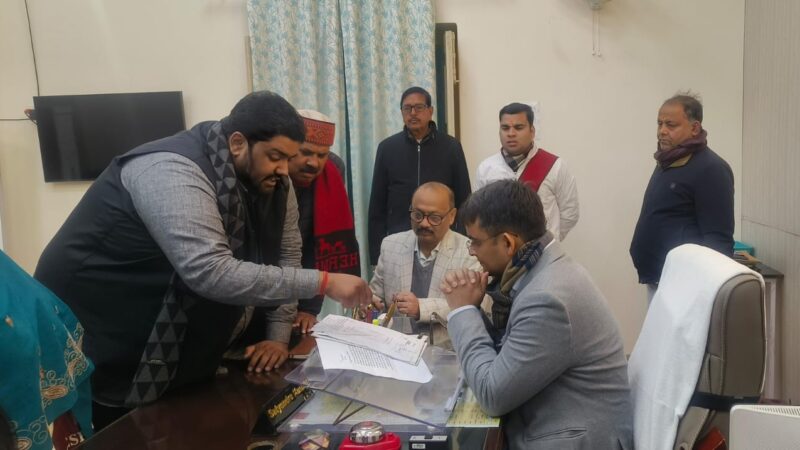 जिलाधिकारी ने जनता दर्शन में फरियादियो की समस्याओं के शीघ्र निस्तारण के दिए निर्देश