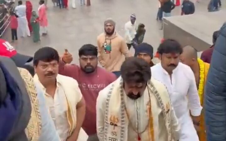 नंदमुरी बालकृष्ण ने काशी विश्वनाथ मंदिर घाट पर किया ‘अखंडा 2’ का भव्य शुभारंभ