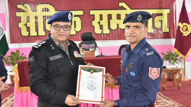 एनडीआरएफ के 11वीं वाहिनी में बहादुर जवानों का सम्मान