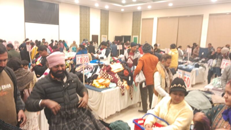 किलो के भाव के नाम पर खेला गया खेल, ‘लुधियाना वुलेन सेल’ पर भड़के ग्राहक