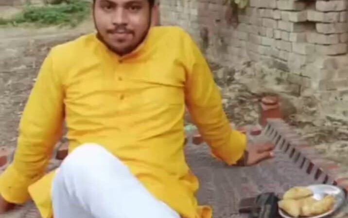 असहला के साथ व्यक्ति का वायरल फोटो, पुलिस जांच में जुटी