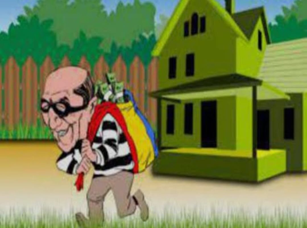 आंगनबाड़ी केंद्र में चोरों ने तोड़ी खिड़की