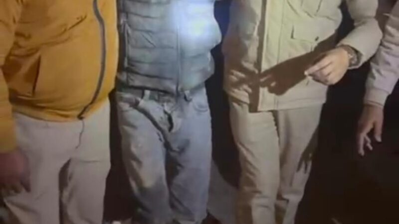 आजमगढ़: पूजा-पाठ के बहाने ठगी करने वाला शातिर मुठभेड़ में घायल, गिरफ्तार