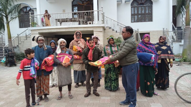 ध्वनित के दसवें जन्मदिन पर पैतृक गांव में हजारों गरीबों को कंबल वितरित