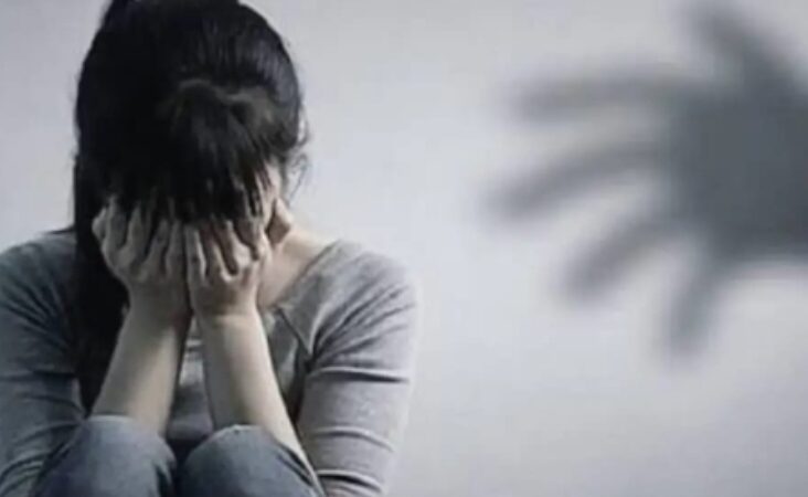 छात्रा से छेड़छाड़ का आरोपी शिक्षक 7 दिन बाद भी पुलिस की पकड़ से दूर