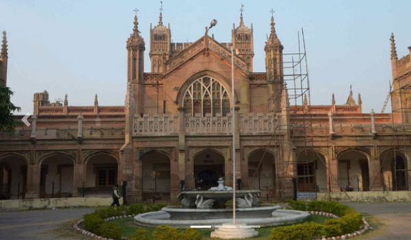 संस्कृत विश्वविद्यालय की  शिक्षिका से दुर्व्यवहार के आरोप में छात्र नेता पर मुकदमा दर्ज